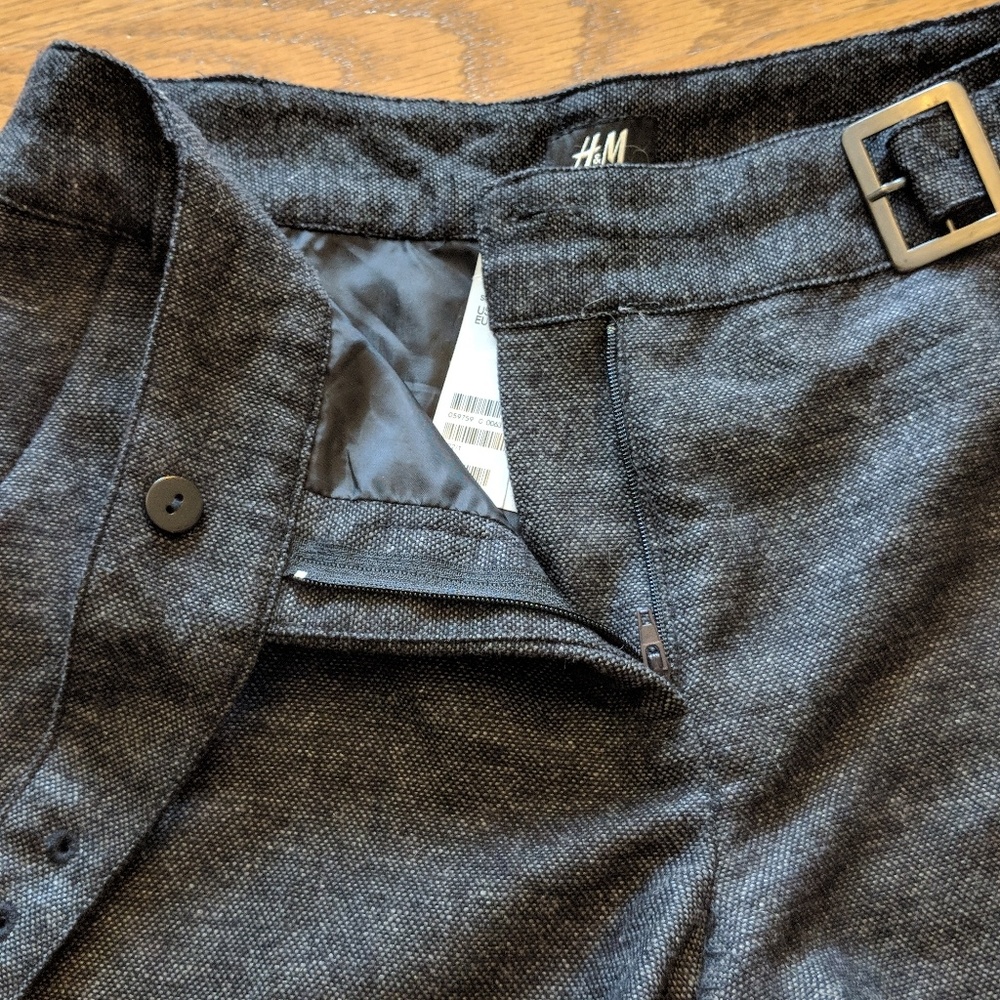 Shorts - Picture 3 of 7
